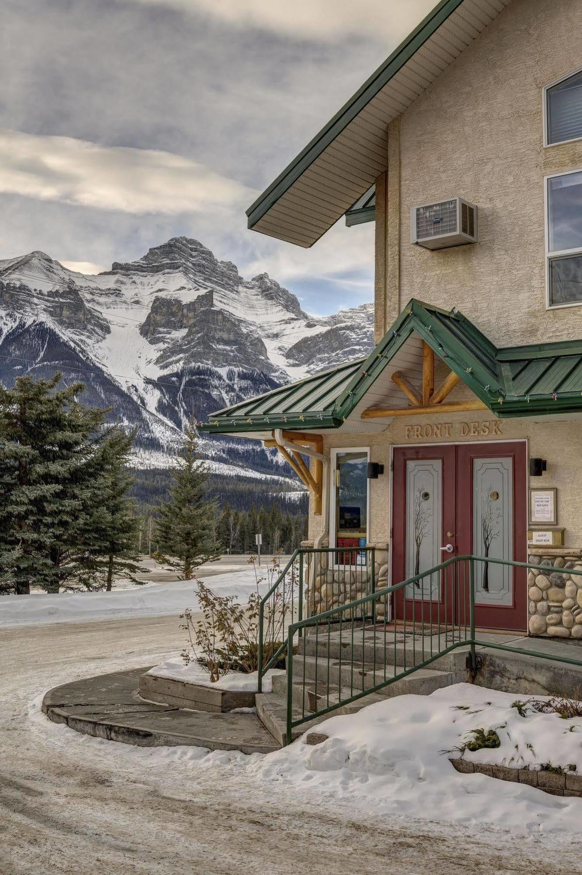 Inn Of The Rockies キャンモア エクステリア 写真