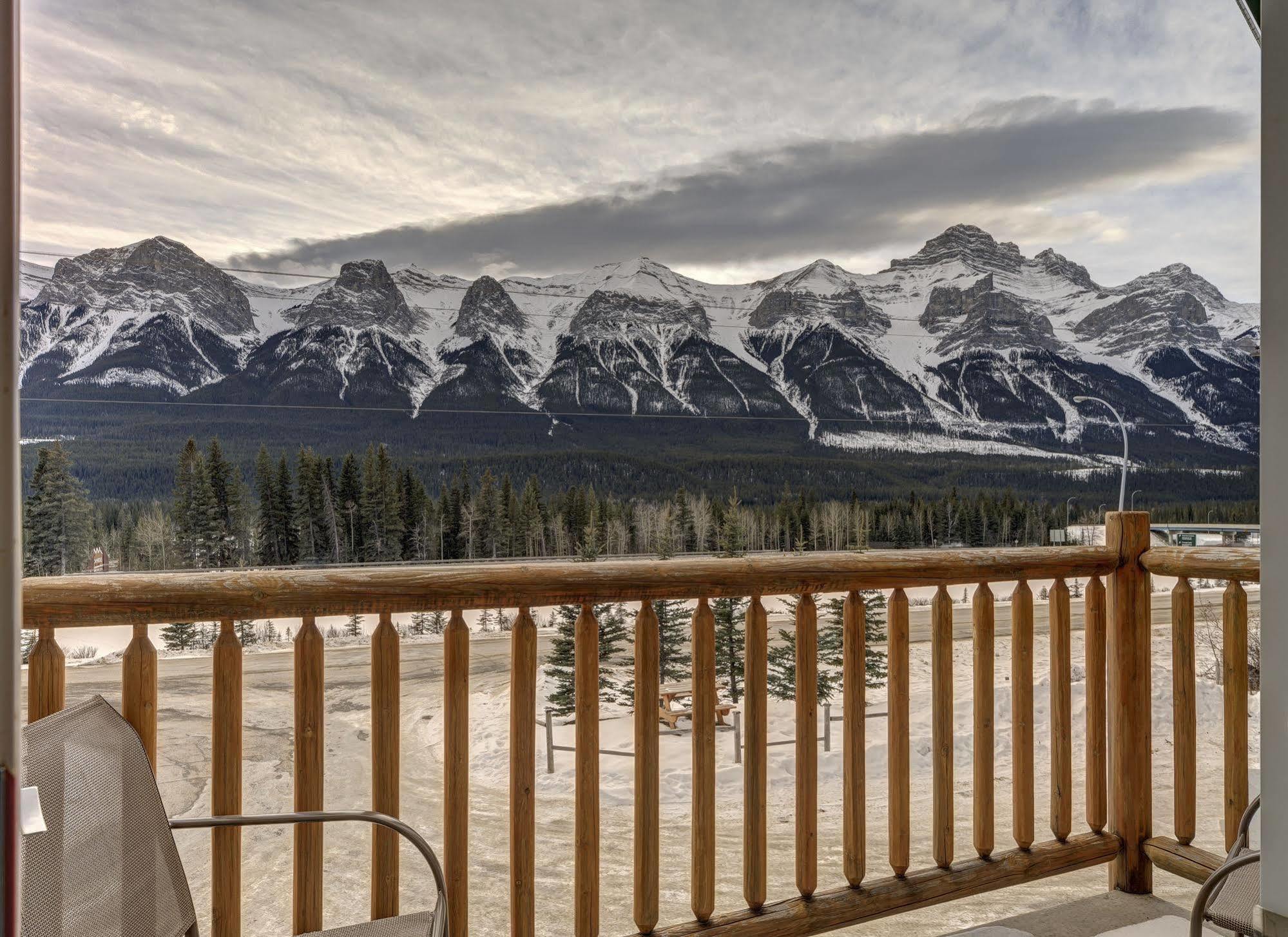Inn Of The Rockies キャンモア エクステリア 写真