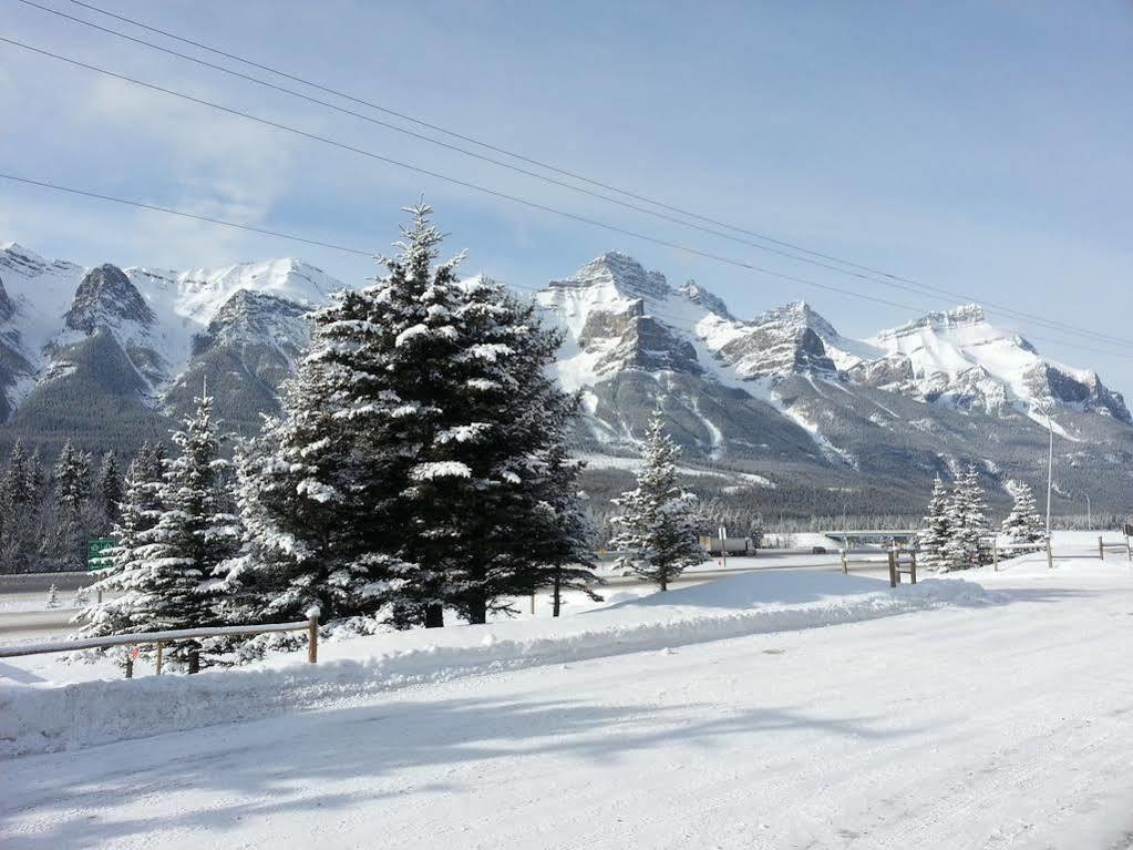 Inn Of The Rockies キャンモア エクステリア 写真